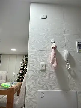 Snapshot of _Alicee_1 chatting on 12.18.25 Alicee 1 online show from 12.18.25