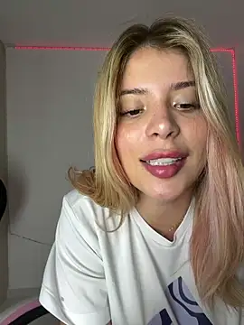 Snapshot of _Alicee_1 chatting on 01.08.26 Alicee 1 online show from 01.08.26