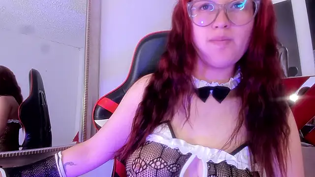 Snapshot of Adara_velvet chatting on 10.25.25 Adara velvet online show from 10.25.25