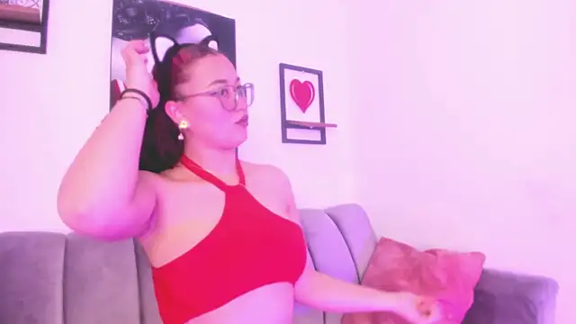 Snapshot of Adara_velvet chatting on 10.26.25 Adara velvet online show from 10.26.25