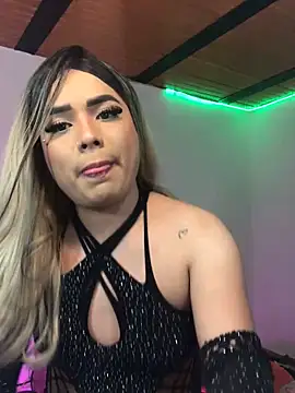 Snapshot of Shopia_fox777 chatting on 11.05.25 Shopia fox777 online show from 11.05.25