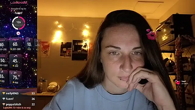 Snapshot of mistressaurora chatting on 10.19.25 mistressaurora online show from 10.19.25