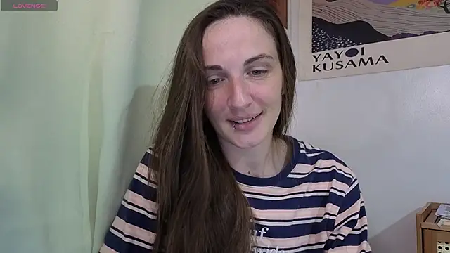 Snapshot of mistressaurora chatting on 11.17.25 mistressaurora online show from 11.17.25