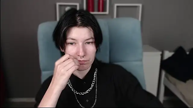 Snapshot of guitarandangell chatting on 07.19.26 guitarandangell online show from 07.19.26