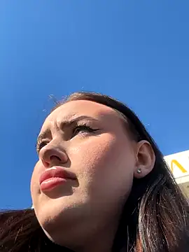 KiraSunshine online show from 10.20.25