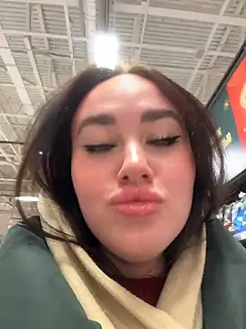 KiraSunshine online show from 11.28.25