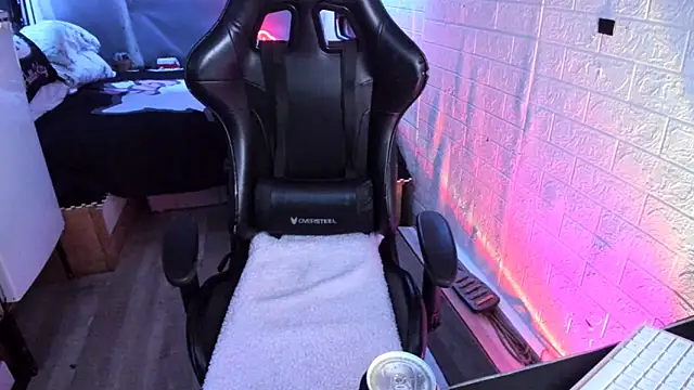 MartesBratty online show from 02.04.26