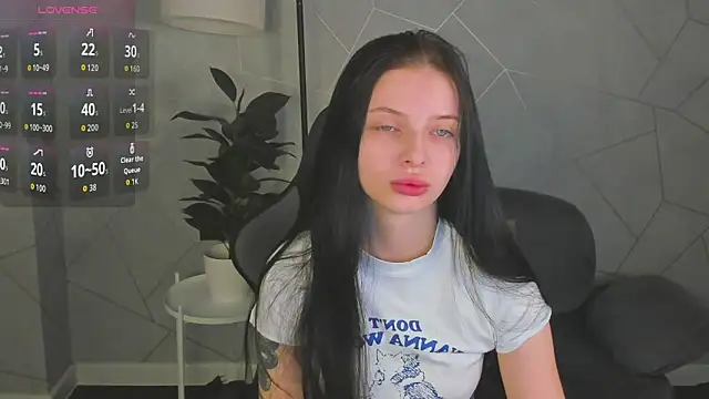 Eva Mayers online show from 02.06.26