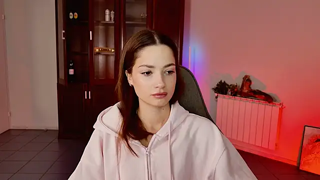 Snapshot of KiraVair chatting on 12.19.25 KiraVair online show from 12.19.25