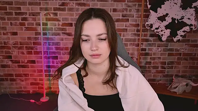 KiraVair online show from 03.04.26