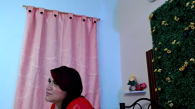 lunitahot19 online show from 10.17.25