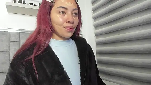Snapshot of melanie_roux__ chatting on 06.19.26 melanie roux online show from 06.19.26