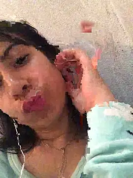 Snapshot of Salwa-32 chatting on 10.17.25 Salwa-32 online show from 10.17.25