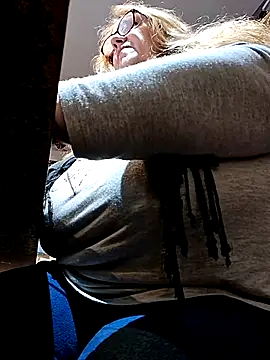 JennyInVegas online show from 10.28.25