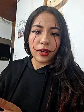 Snapshot of chloebrownn03 chatting on 10.28.25 chloebrownn03 online show from 10.28.25