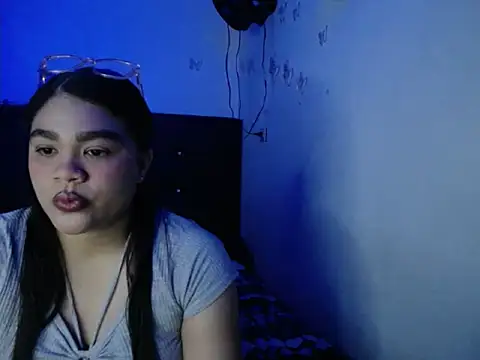 2moons full of love online show from 11.21.25