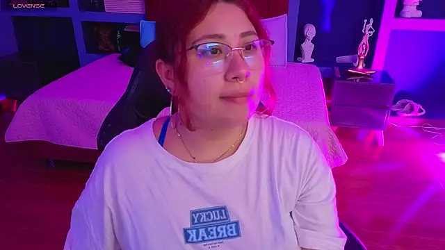 littlee red online show from 02.21.26