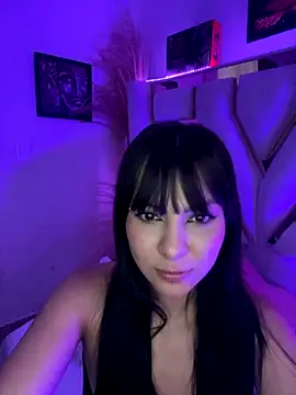 Snapshot of Hanna_Plum chatting on 11.14.25 Hanna Plum online show from 11.14.25