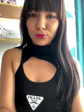 Snapshot of Hanna_Plum chatting on 11.14.25 Hanna Plum online show from 11.14.25