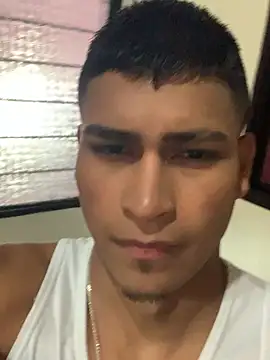 Snapshot of Emiliano_Reyes chatting on 04.23.26 Emiliano Reyes online show from 04.23.26