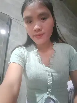 Snapshot of mira-show chatting on 10.20.25 mira-show online show from 10.20.25