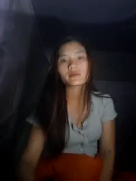 Snapshot of mira-show chatting on 10.27.25 mira-show online show from 10.27.25