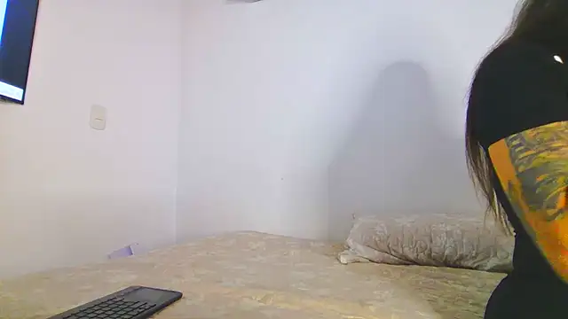 valeriahornier online show from 07.30.26