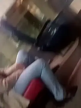 Snapshot of RNlov chatting on 10.23.25 RNlov online show from 10.23.25