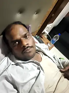 Snapshot of RNlov chatting on 11.10.25 RNlov online show from 11.10.25