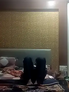 Snapshot of RNlov chatting on 11.12.25 RNlov online show from 11.12.25