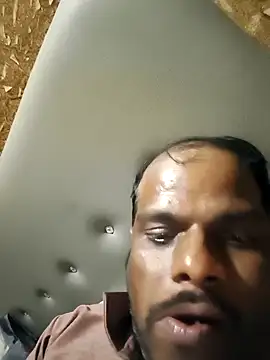 Snapshot of RNlov chatting on 11.12.25 RNlov online show from 11.12.25