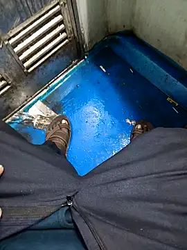 Snapshot of RNlov chatting on 11.14.25 RNlov online show from 11.14.25