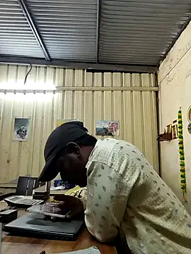 Snapshot of RNlov chatting on 11.20.25 RNlov online show from 11.20.25