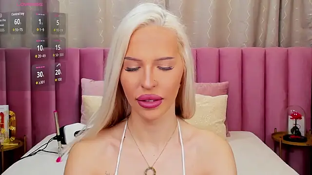 Snapshot of KailaCrystall chatting on 12.02.25 KailaCrystall online show from 12.02.25