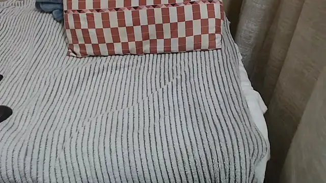 Snapshot of RissaGx chatting on 11.29.25 RissaGx online show from 11.29.25