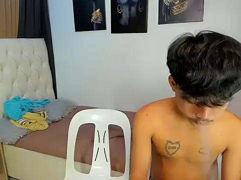 Snapshot of hardcocktwink chatting on 11.02.25 hardcocktwink online show from 11.02.25