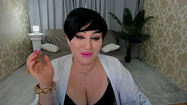 Snapshot of KiraTempt chatting on 01.10.26 KiraTempt online show from 01.10.26