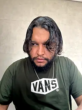 LoboCachorro online show from 10.31.25