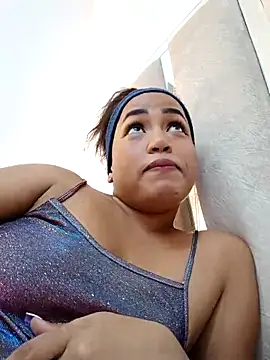 Snapshot of NahomiWalker_ chatting on 11.12.25 NahomiWalker online show from 11.12.25