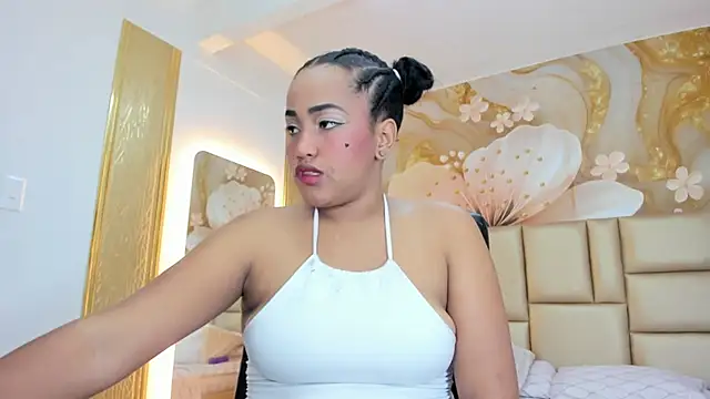 Snapshot of NahomiWalker_ chatting on 12.21.25 NahomiWalker online show from 12.21.25