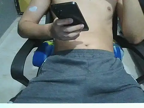 leo  bunny online show from 11.08.25