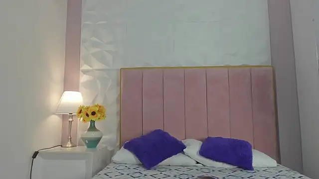 xxxMia Isabellaa online show from 10.19.25