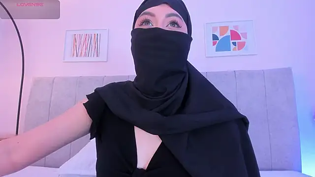 Snapshot of fatiima_ chatting on 05.19.26 fatiima online show from 05.19.26