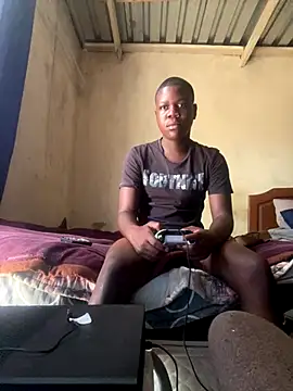 Snapshot of maloya267 chatting on 10.26.25 maloya267 online show from 10.26.25