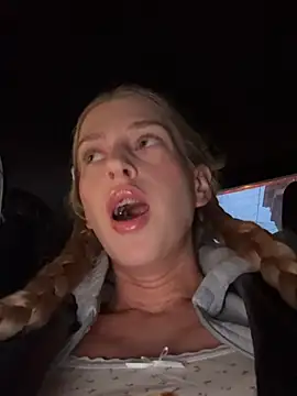 kira mia online show from 03.05.26