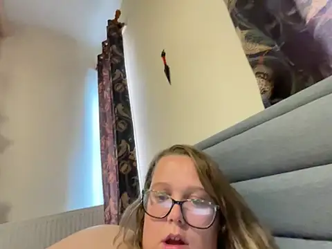 Scarletcum22 online show from 11.08.25