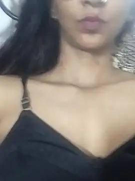 Snapshot of Aaliya_BigBoobs_1 chatting on 11.29.25 Aaliya BigBoobs 1 online show from 11.29.25