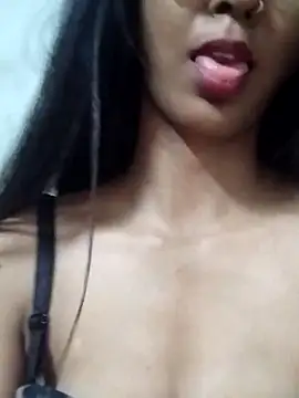 Snapshot of Aaliya_BigBoobs_1 chatting on 12.19.25 Aaliya BigBoobs 1 online show from 12.19.25