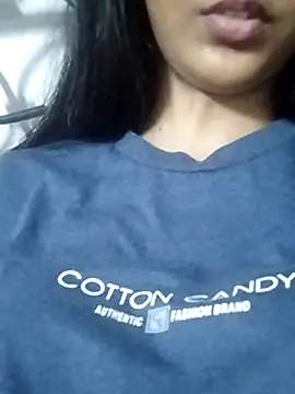 Snapshot of Aaliya_BigBoobs_1 chatting on 01.05.26 Aaliya BigBoobs 1 online show from 01.05.26