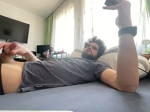 Snapshot of youngboyformommy24 chatting on 03.06.26 youngboyformommy24 online show from 03.06.26